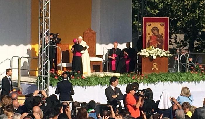 Il Papa a Piazza Armerina &laquo;E' bello il sole della Sicilia&raquo; ed esorta i fedeli a rinascita della Chiesa