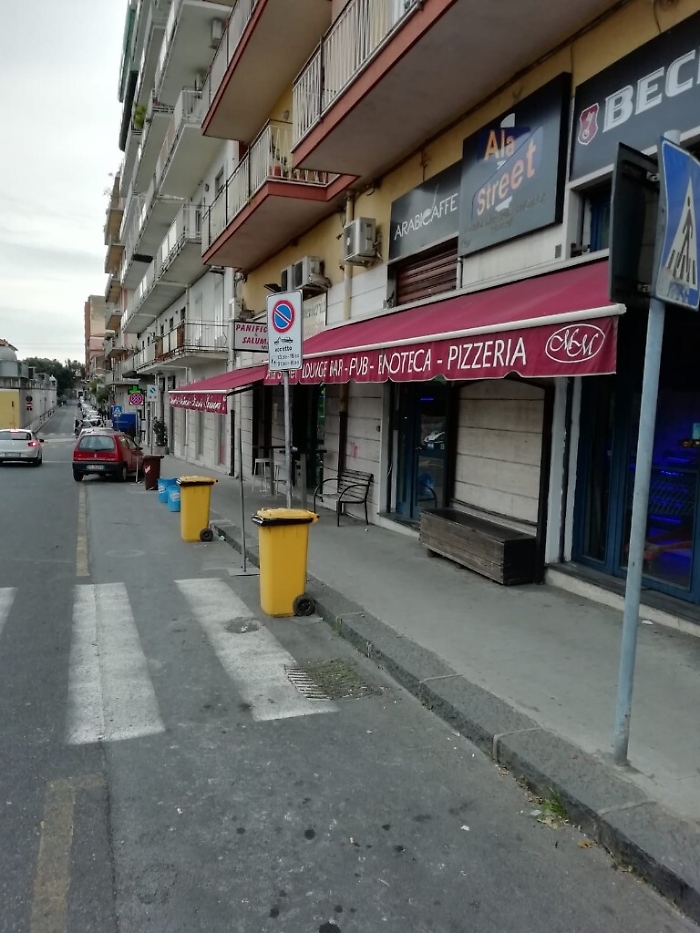 Catania, Via Ala: tratto di strada riservato?