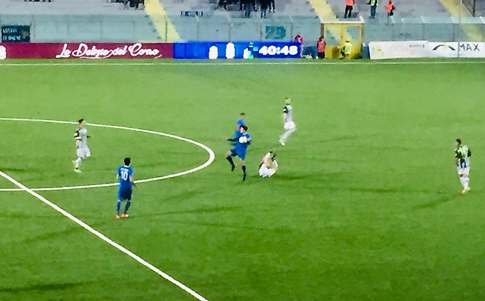 Derby di serie C, tra Siracusa e Leonzio vince la paura