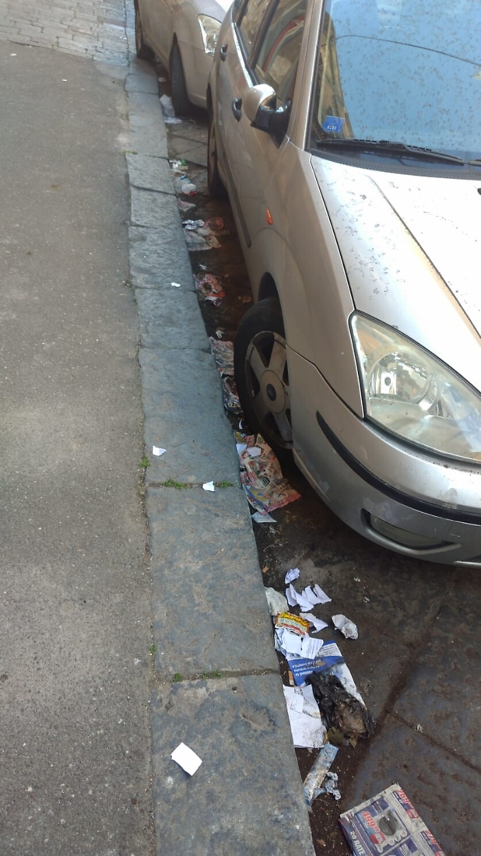 Catania, Via Gabriello Carnazza: degrado e sporcizia 