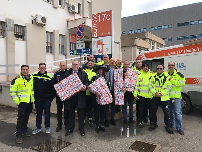 &laquo;Befana in corsia&raquo; per i piccoli ricoverati dell'Oncologia Pediatrica del Di Cristina