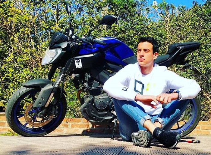 Siracusa, si schianta con la moto contro un cartello: muore 17enne