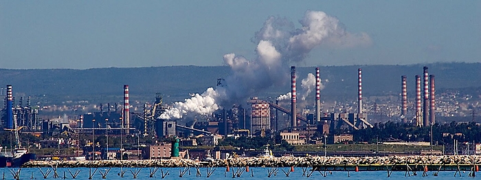 Sicilia: morti, tumori e anomalie congenite.La &ldquo;cartella clinica&rdquo; all&rsquo;ombra delle ciminiere