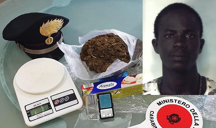 Consegna soldi per la droga senza nulla in cambio: lasciato a terra sanguinante