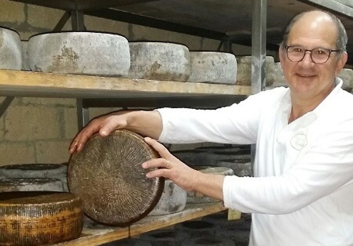 Salvatore Passalaqua, il "mago" dei formaggi a pasta molle che ritrov&ograve; la Tuma persa