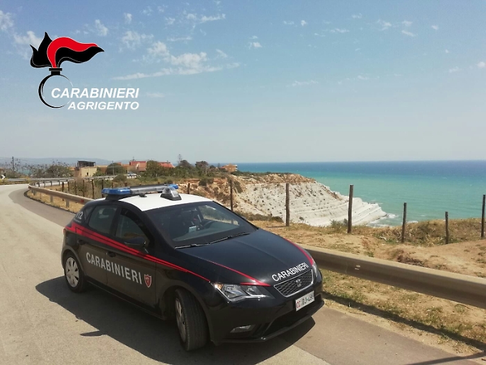 Lavorava in nero ma incassava il reddito di cittadinanza: denunciata