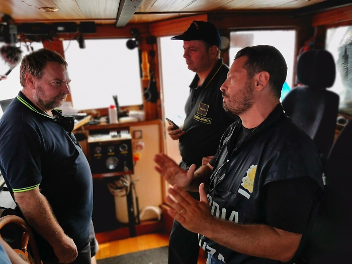 Sbarco Eleonore, indagati comandante e capo missione della nave