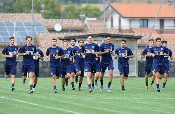 Catania, una Tribuna A stracolma per fare festa con gli azzurrini