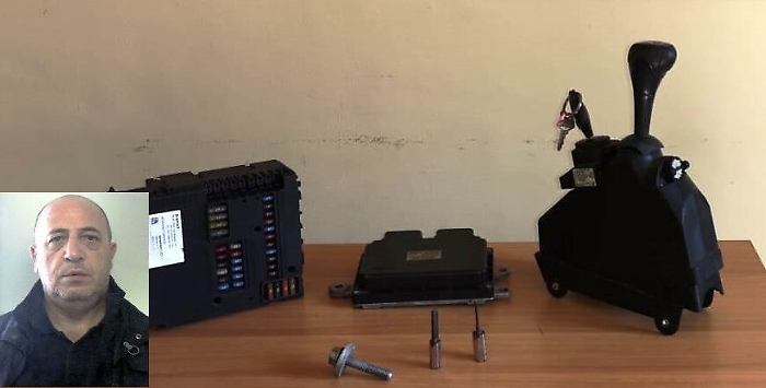 Fiumefreddo, ruba auto con un complice: arrestato dopo rocambolesco inseguimento