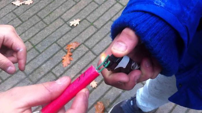 Catania, Pogliese vieta esplosione botti senza licenza