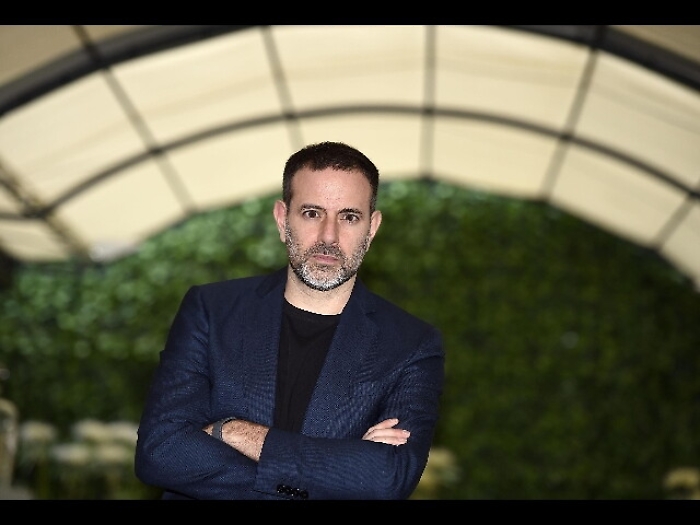 Warner, s&igrave; film Natale ma stop a Brizzi