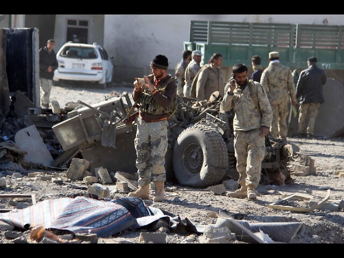 Afghanistan: autobomba, otto morti