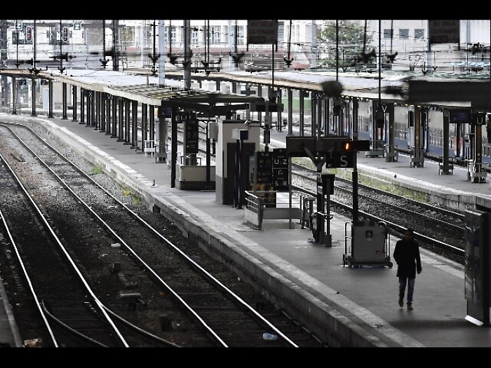 Francia: sciopera meno met&agrave; conducenti