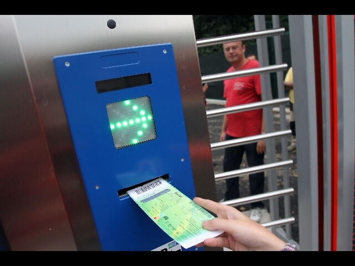 Tessera tifoso, s' a abbonamenti liberi