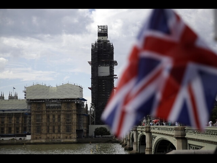 Brexit:cala indice manifattura Fb