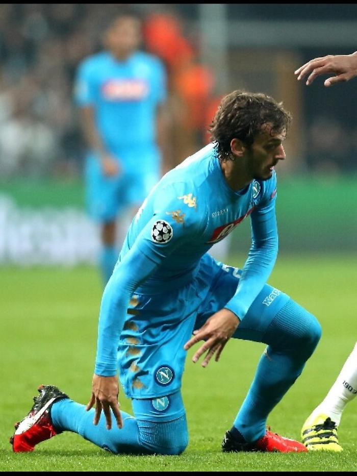 Napoli: al lavoro i 'resti' della rosa