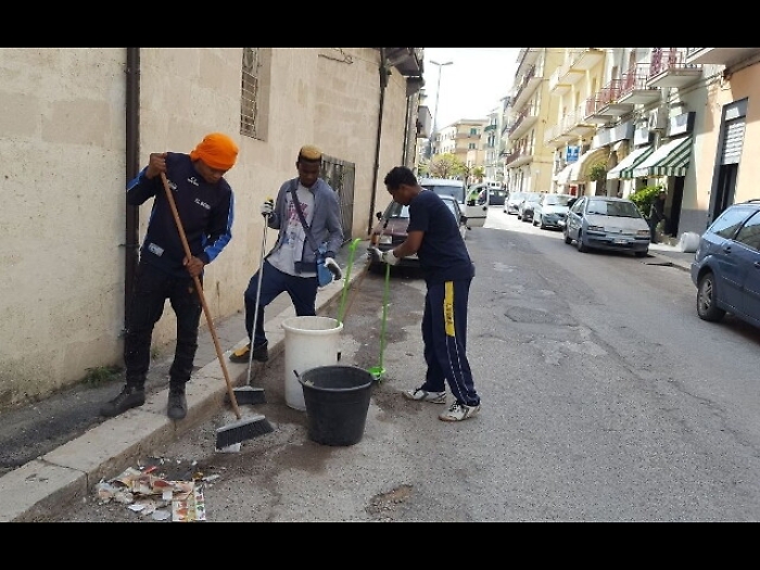 Migranti: sono 3,7 mln i non comunitari