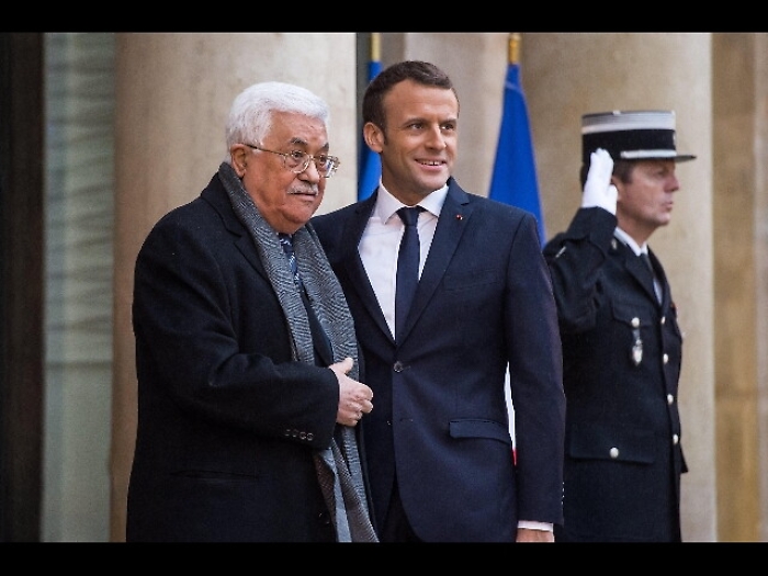 Abu Mazen a Macron, no a piani pace Usa