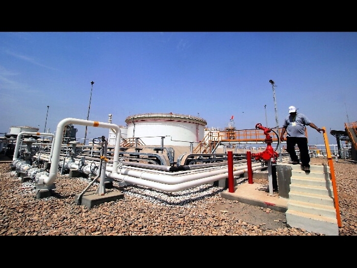 Petrolio a top da 3 anni, Wti a 71,1 dlr