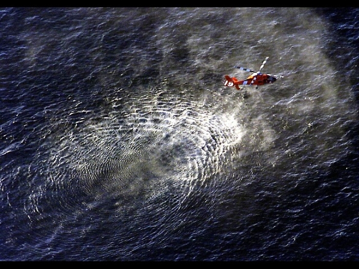 Usa: morte 34 persone su barca a fuoco