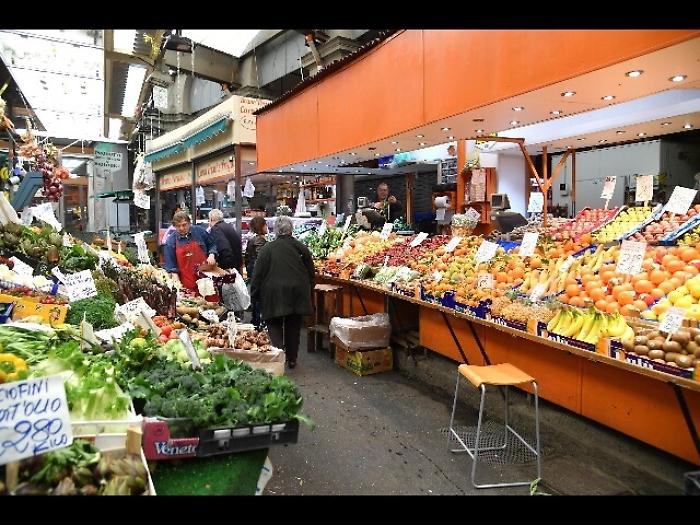Commercio: vendite in calo a luglio