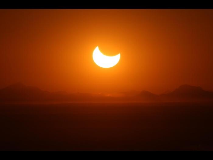 Milioni di persone a ultima eclissi 2019