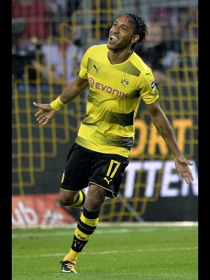 Calcio: Aubameyang "Resto a Dortmund"