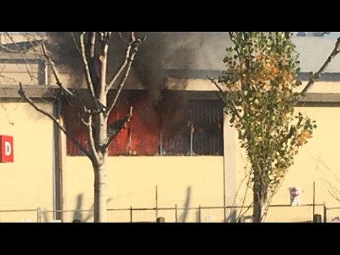 Rogo in capannone Firenze, muore 27enne