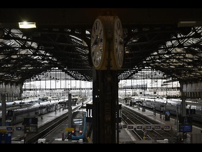 Francia: ancora disagi nei trasporti