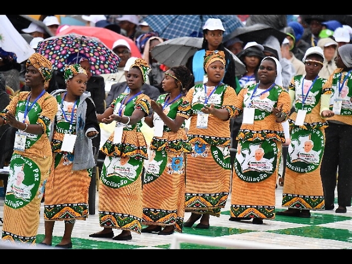 Papa, no a corruzione come prezzo aiuti