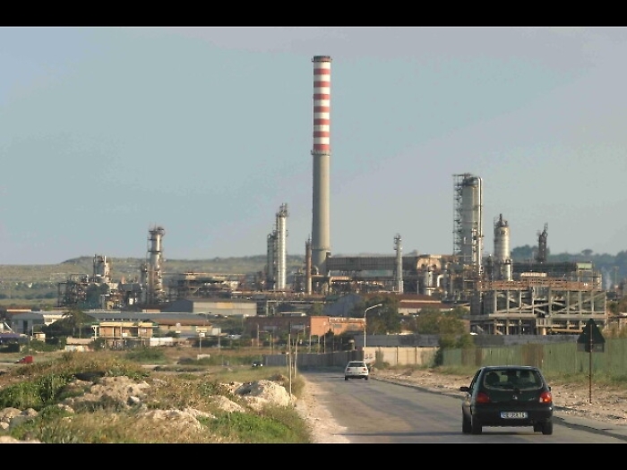 Esso cede raffineria Augusta a Sonatrach