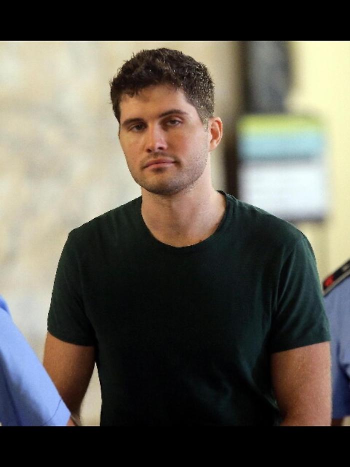 Acido, Boettcher risarcisce le vittime