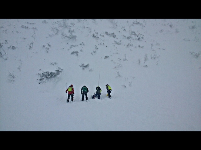 Valanga cade su strada Fedaia