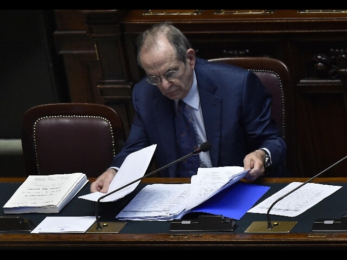 Padoan, su Atlante non forziamo nessuno