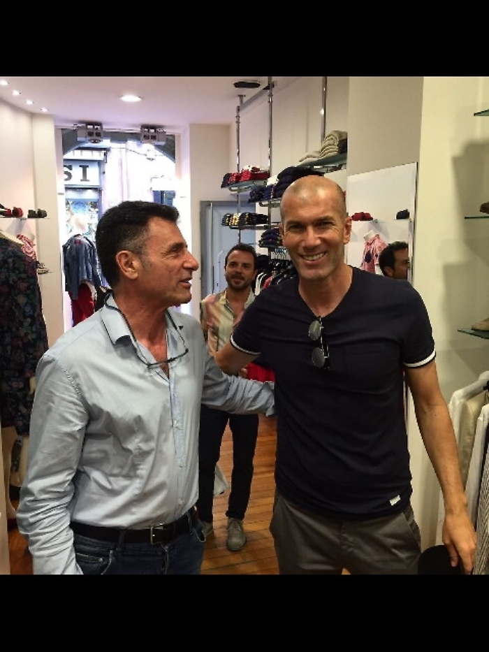 Il riposo del tecnico campione d'Europe, Zidane &egrave; in vacanza a Taormina