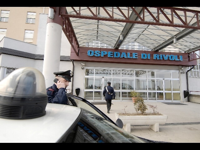 Dimessa per gastrite, bimba muore