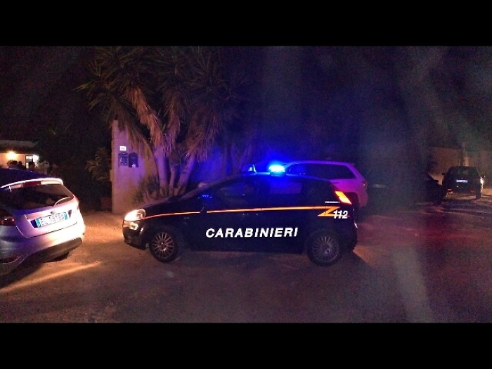 Uccisa a coltellate, ricercato fratello