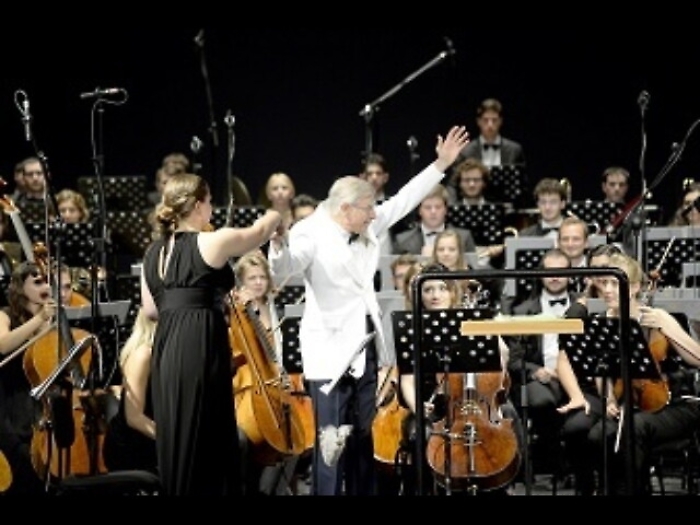 Blomstedt guida Mahler Jugendorchester