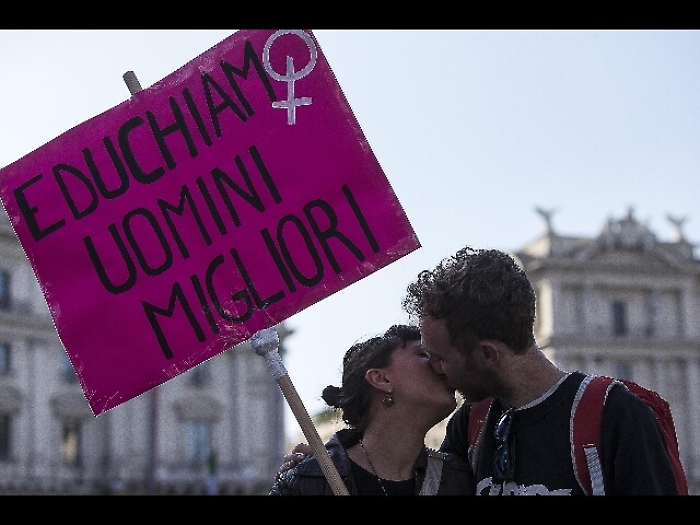 Violentata per anni, denuncia suo ex