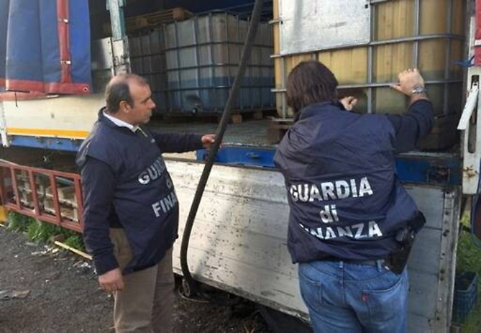 Gasolio &ldquo;superscontato&rdquo; sui Nebrodi: 9 denunce a Cesar&ograve;