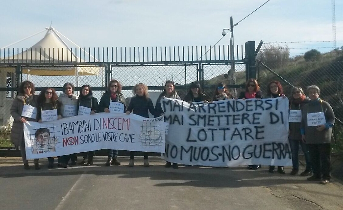 Da oggi test "accensione" Muos tra le proteste di mamme, studenti e attivisti