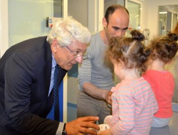 Pediatria: tornano a casa gemelline siamesi algerine separate a Roma