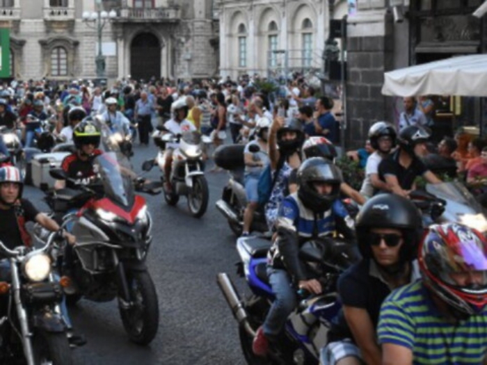 L'abbraccio di Catania al Motoraduno internazionale dell'Etna