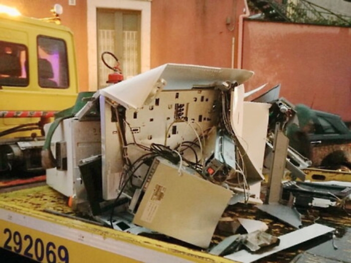 Assalti notturni ai Postamat, sindaci chiedono attenzione