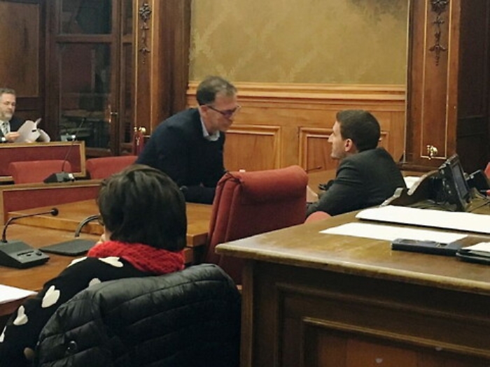 Un altro consigliere lascia i Cinque Stelle: maggioranza in panne