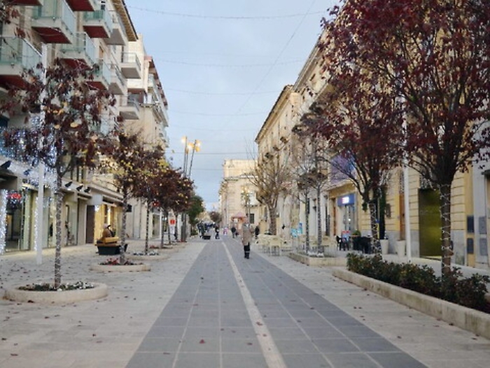 Ragusa, il centro continua svuotarsi: via Roma riapre al traffico?