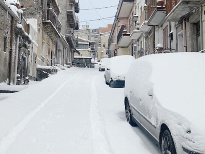 Troppa neve scuole chiuse a Randazzo, Maletto e Bronte