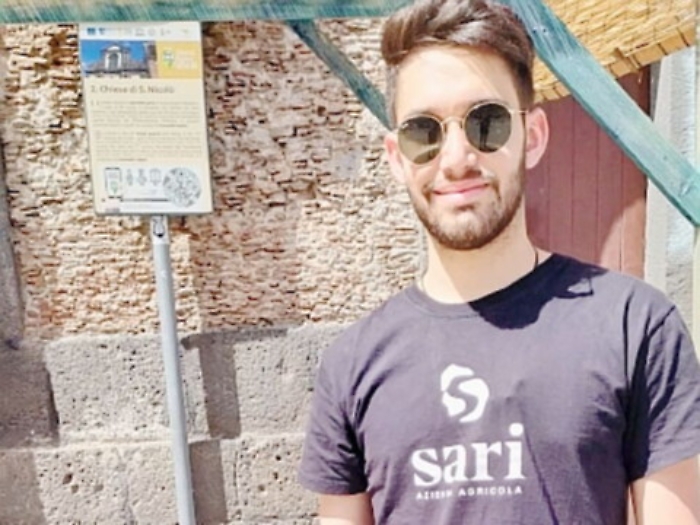 Roberto, le spezie e la chance di lavoro trovata alle falde dell'Etna