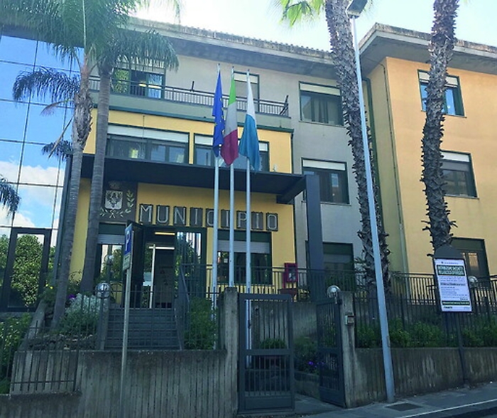 Misterbianco, neomelodici e vie intitolate a mafiosi nelle carte sulla "mala gestio" del Comune