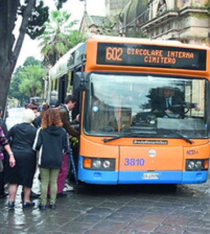 Ponte di Ognissanti, al cimitero di Catania anche in treno e in bus